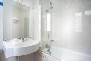 salle de bain hôtel Delambre Paris