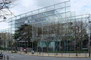 Fondation Cartier, a paradise of glass and greenery